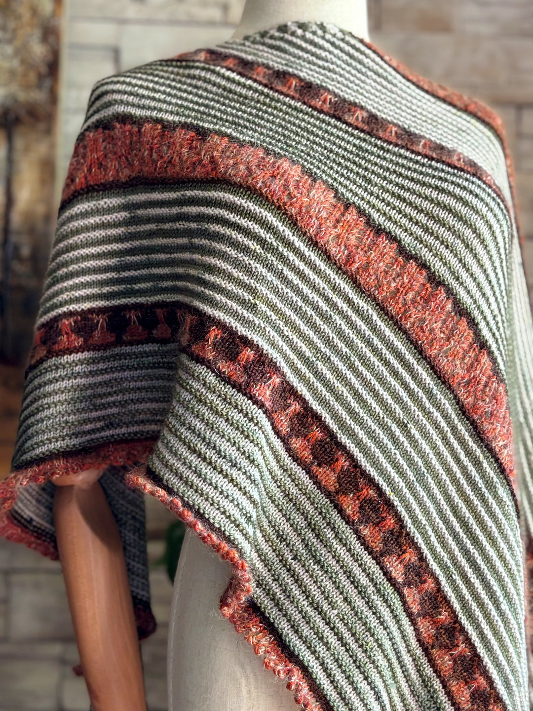 Polar Express Shawl | Knitting pattern and Optional kits