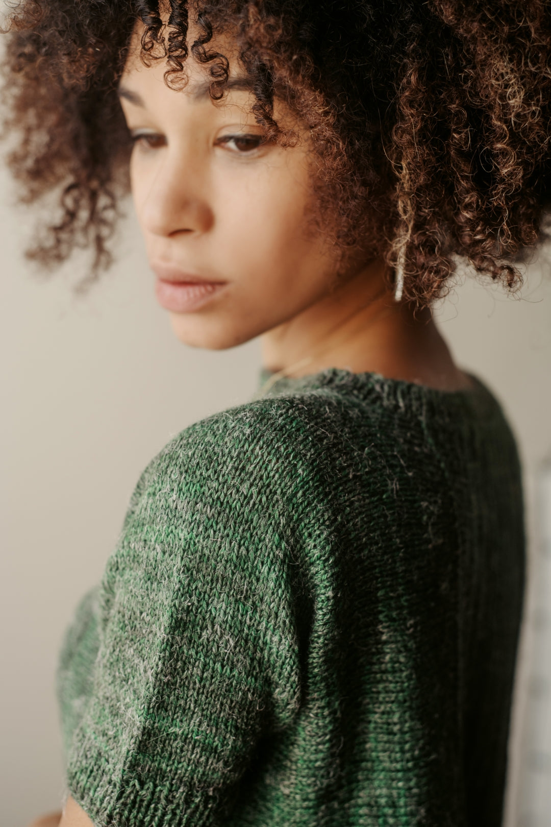 Vertiligne Pullover | Free knitting pattern and Optional Kits