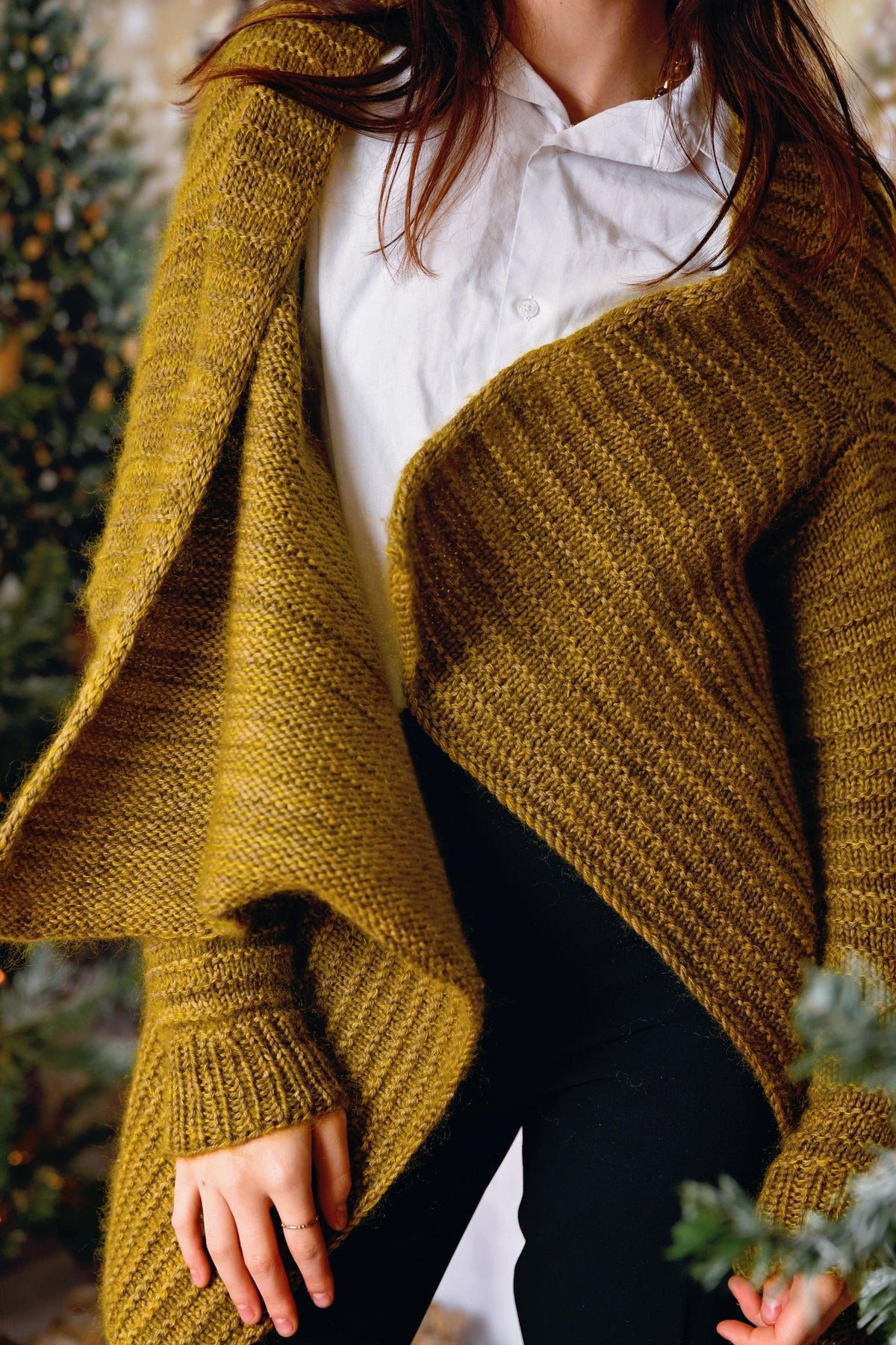 Silva asymmetrical cardigan | Knitting kit - Biscotte Yarns