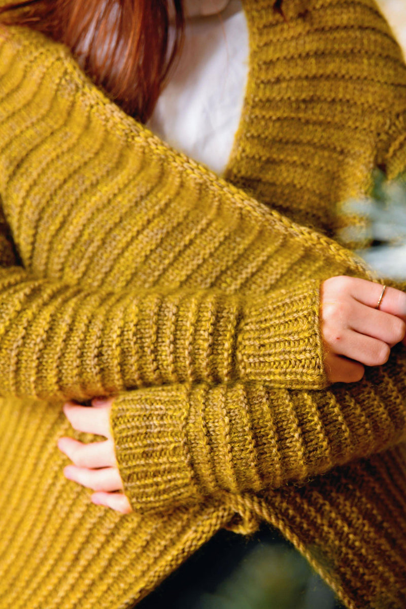 Silva asymmetrical cardigan | Knitting kit - Biscotte Yarns