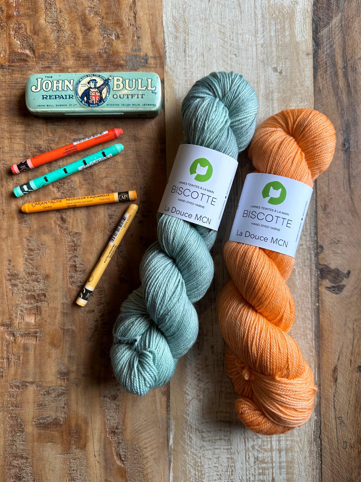 Cowl knitting kit : Red Alder by Megan Gonzalez