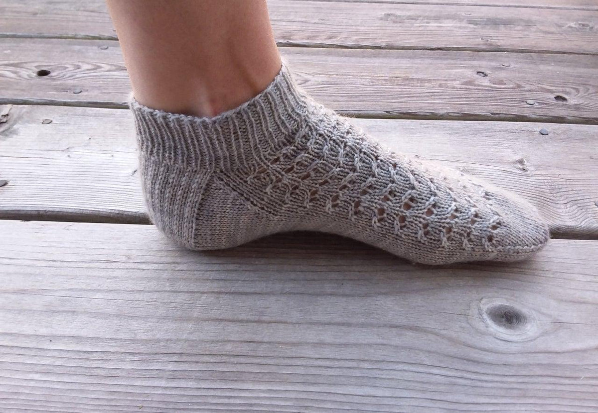 Short & Sweet | Sock Pattern – Biscotte Yarns