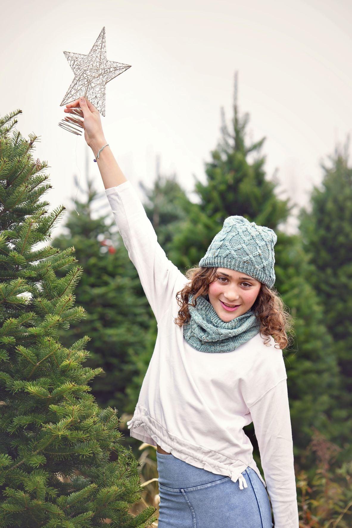 "Skadi" Matching Hat & Cowl | Knitting Patterns - Biscotte Yarns