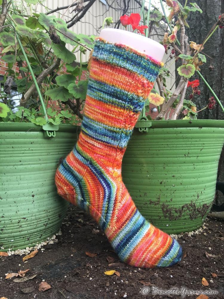 Socks by the Heel FREE socks pattern - Biscotte Yarns