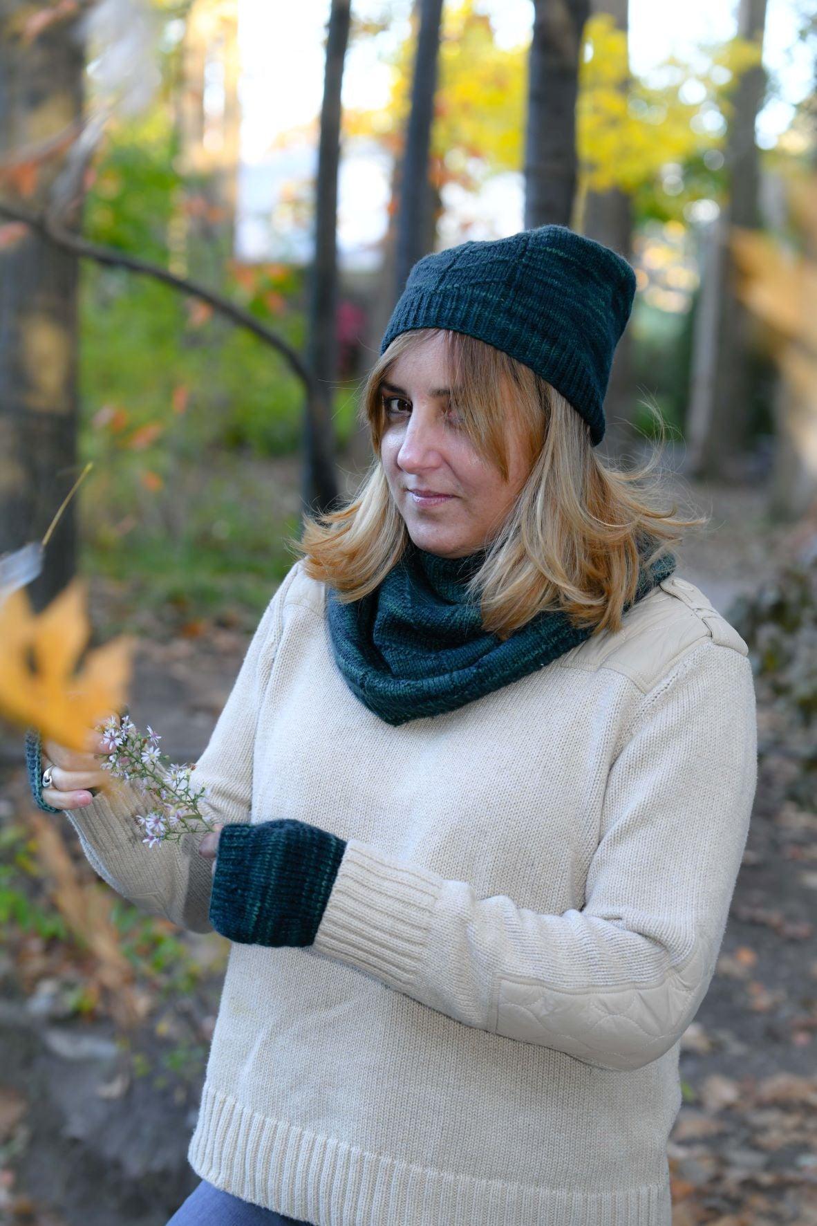 PICEA Matching Hat, Mittens & Neck Warmer Knitting Kit - Biscotte Yarns
