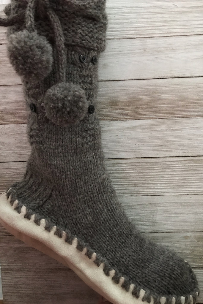 How to add soles to knitted slippers