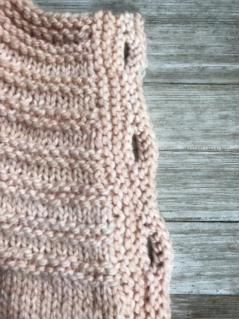 How to Make the Perfect Button Holes - Biscotte Yarns