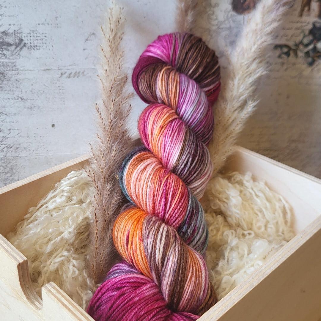 Stratum Socks | Knitting kit - Biscotte Yarns