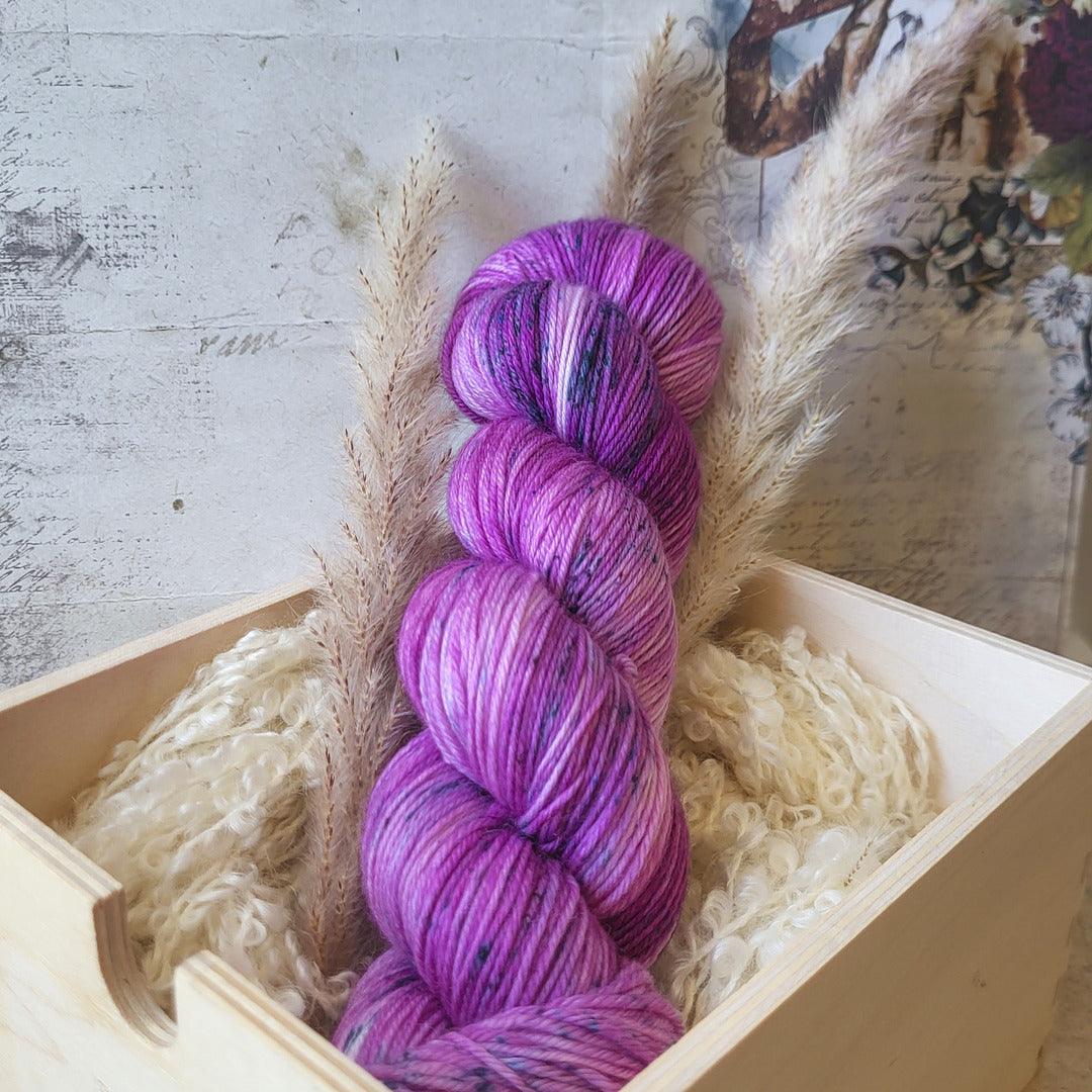 Stratum Socks | Knitting kit - Biscotte Yarns