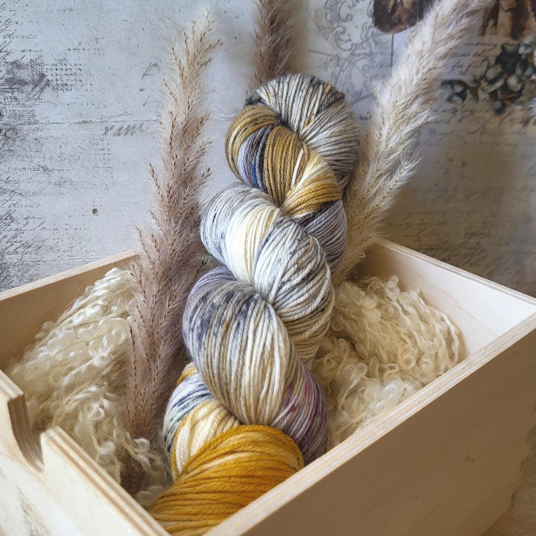 Stratum Socks | Knitting kit - Biscotte Yarns