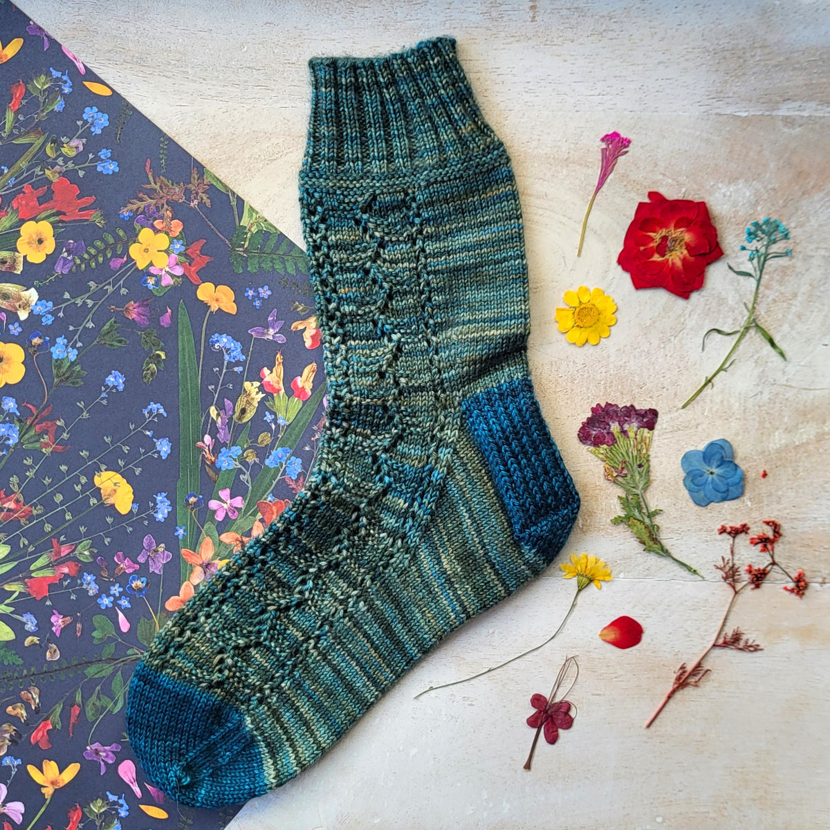 Garter Vines Socks | Knitting pattern and knitting kits