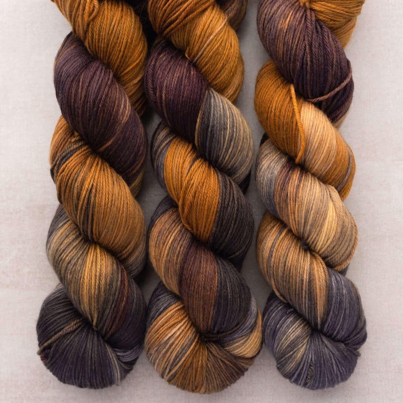 Hand-dyed Sock Yarn - BIS-SOCK QUEUE DE CASTOR