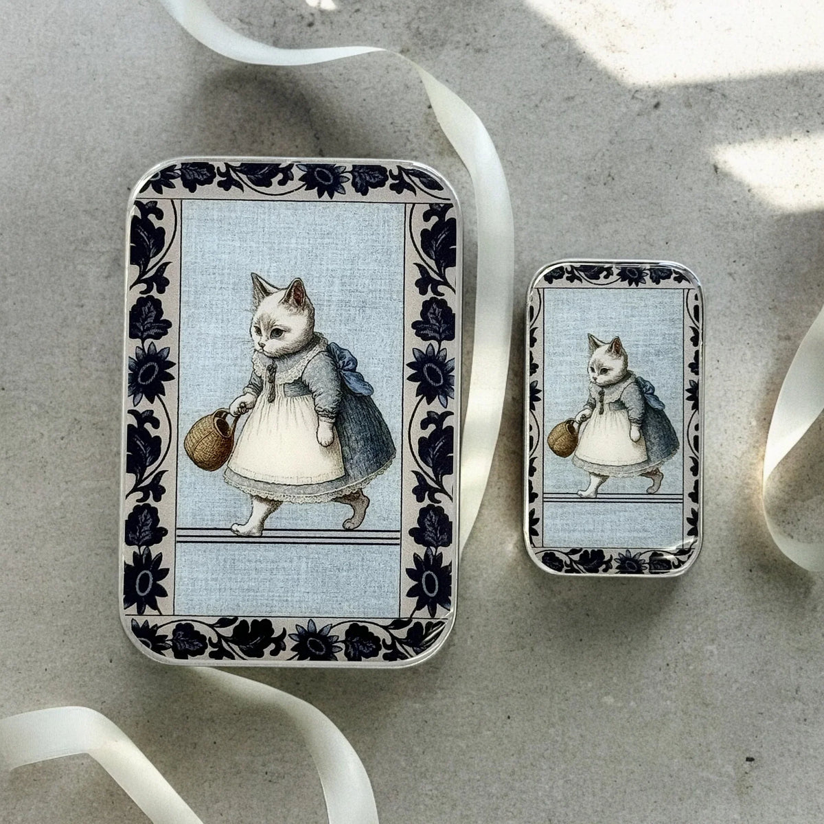 Resin topped slider tin Cats - FIREFLY NOTES