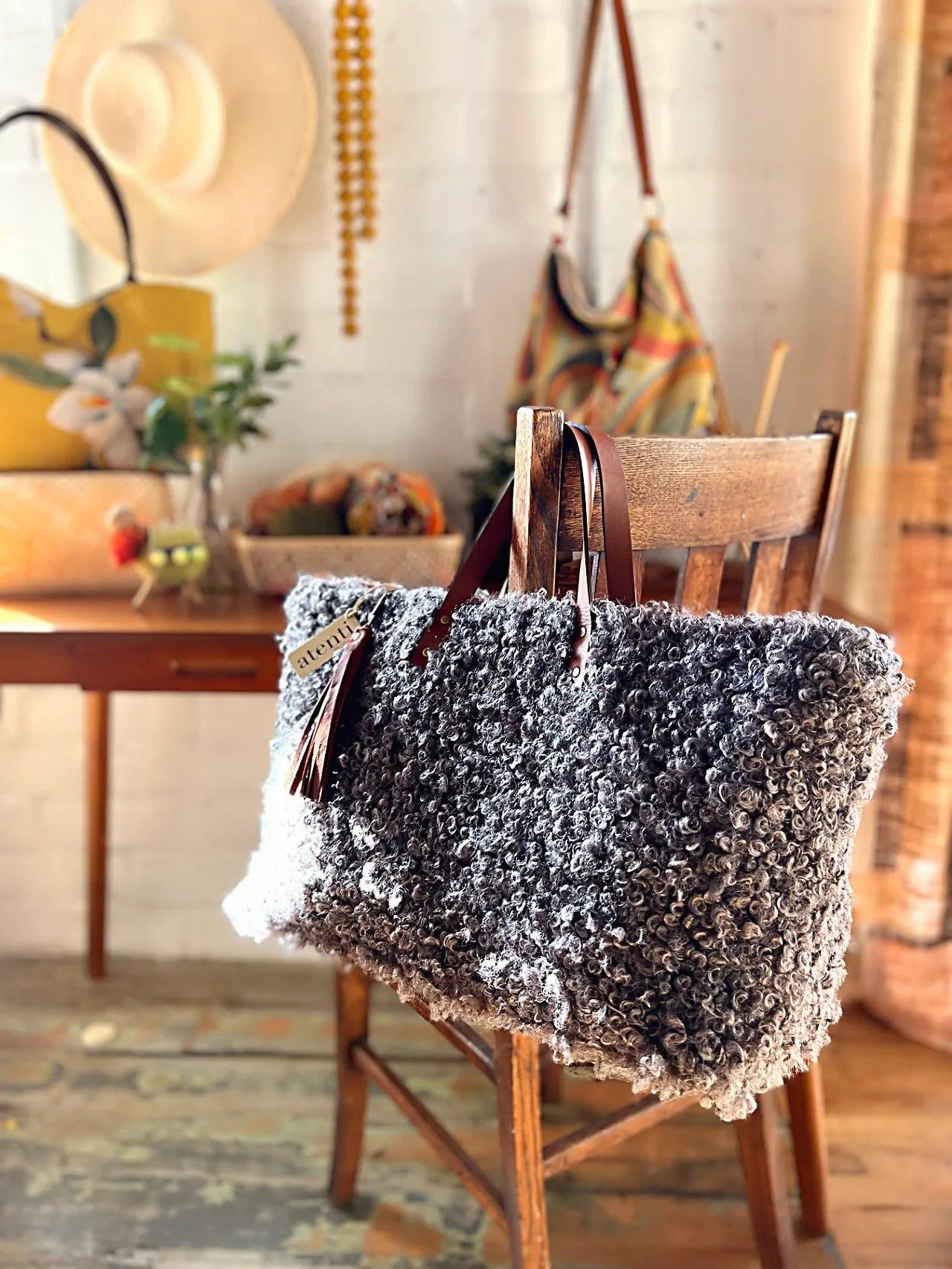 Atenti Curly Cute Charcoal Buddy Bag Biscotte Yarns