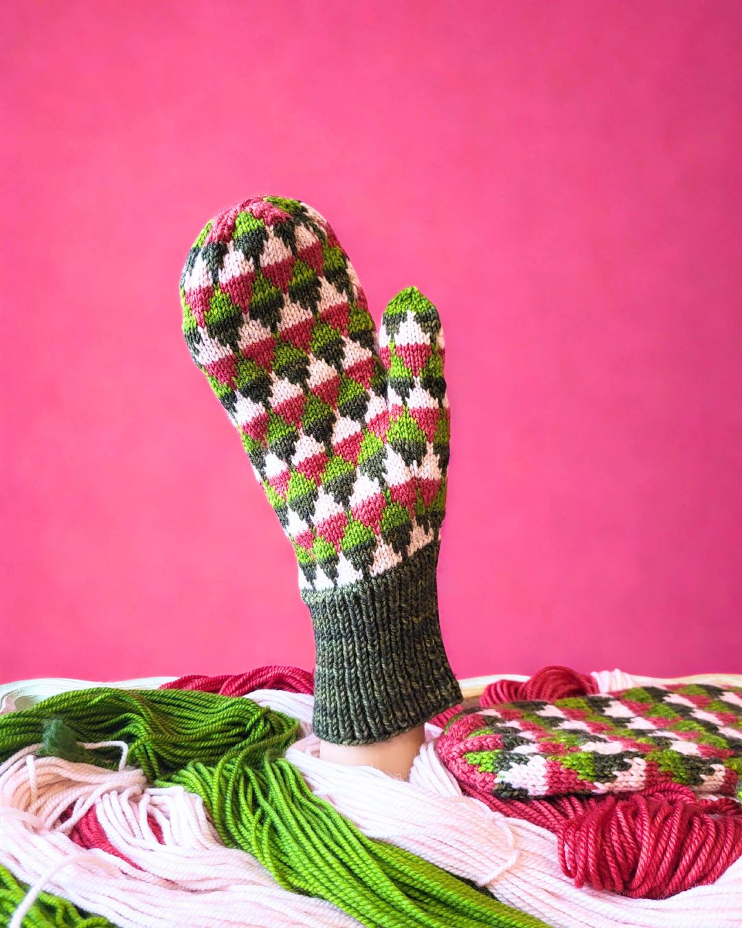 Dispersion Mittens | Free Knitting pattern and Optional Kit