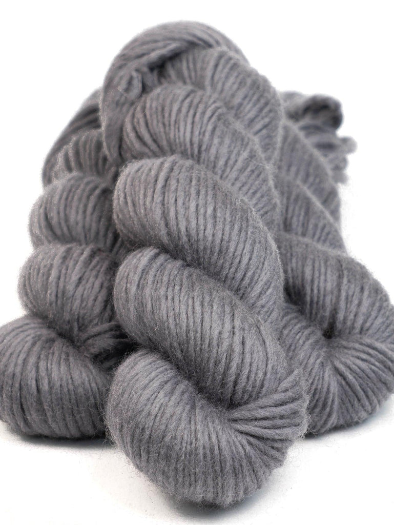 Hand-dyed HIGHLAND ARDOISE yarn