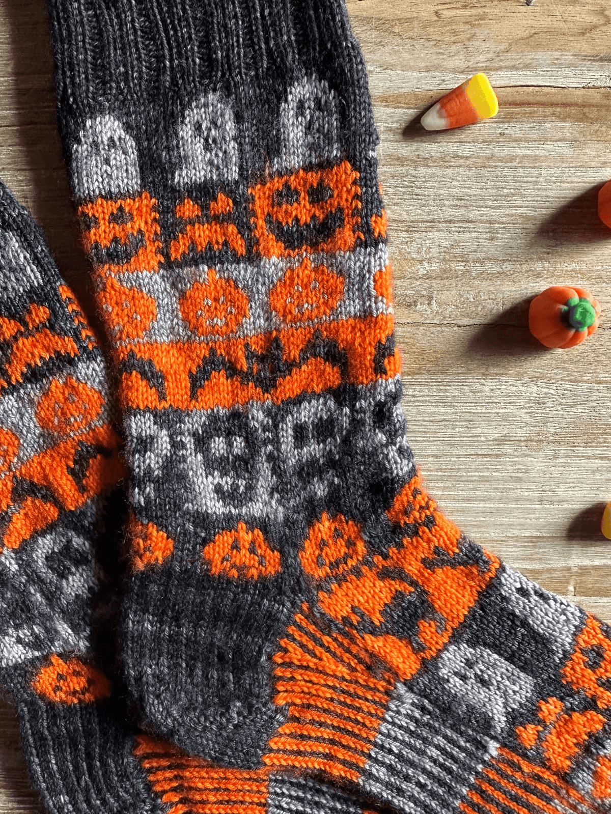 Halloween socks knitting kit