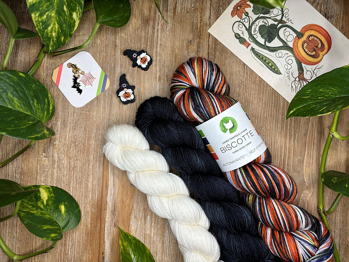 HalloWeb Socks | Knitting pattern and Optional kits