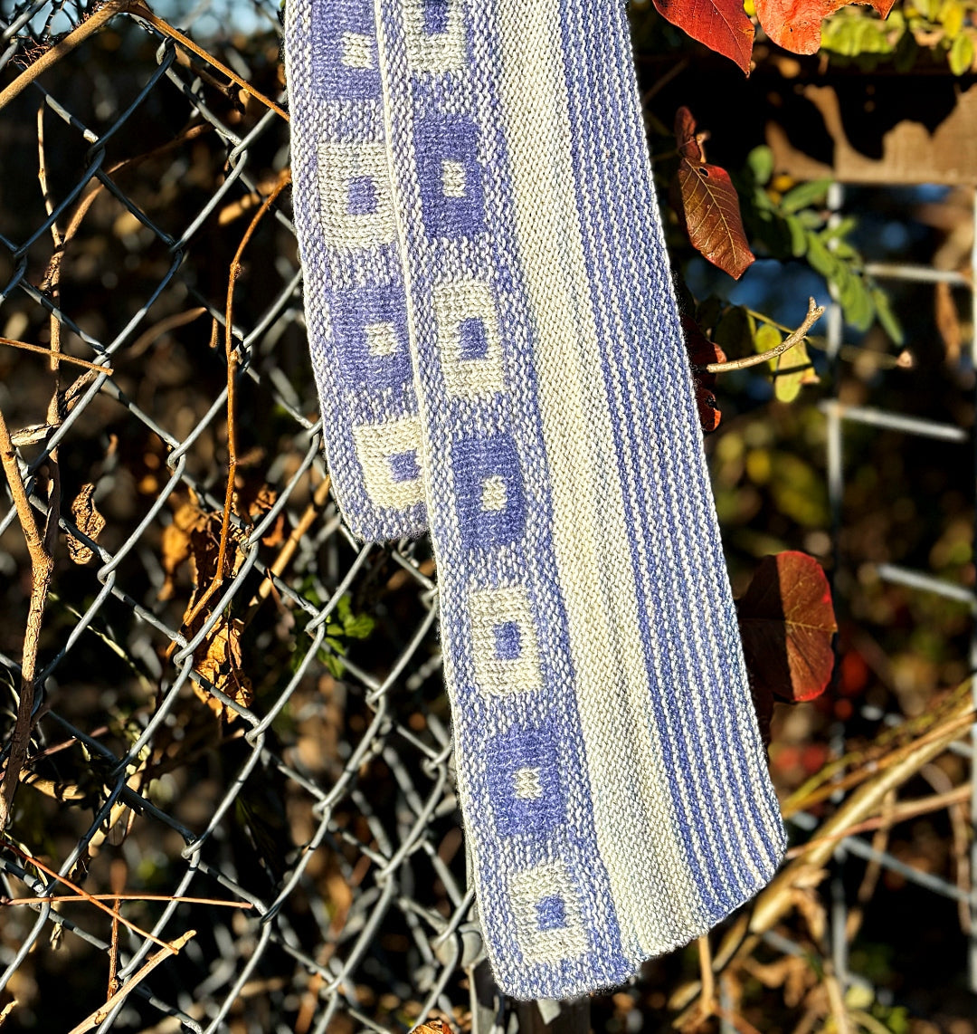 Carrés de Noël Scarf | Knitting pattern with Optional Kit