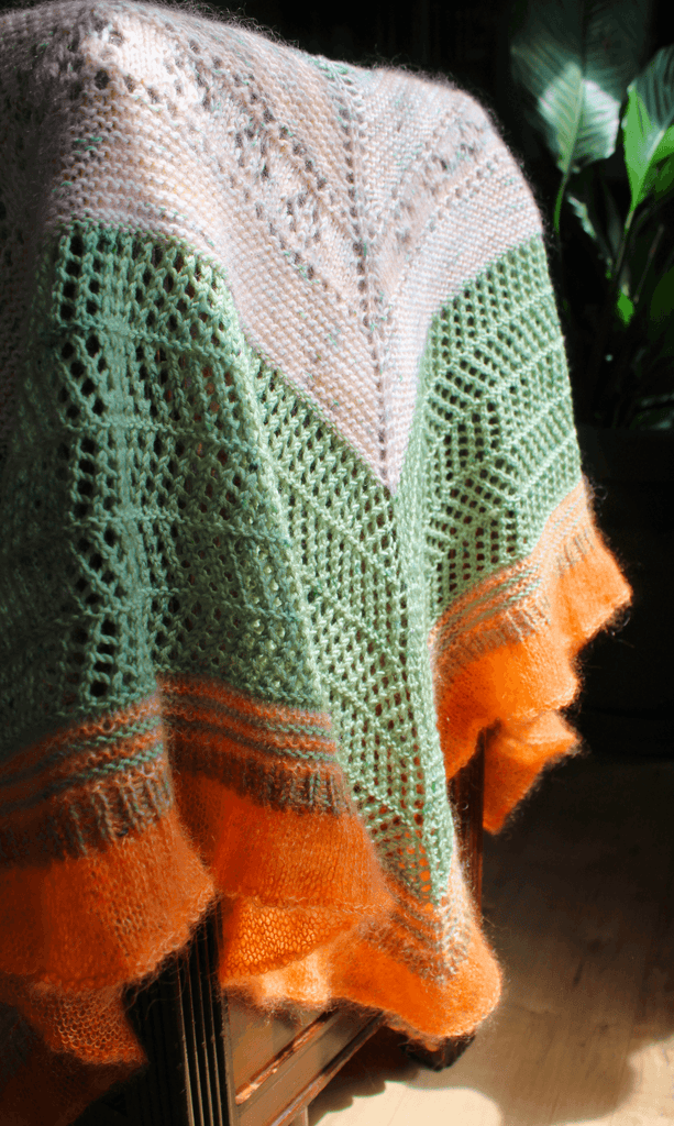 Shawl pattern to knit - Life in Full Bloom