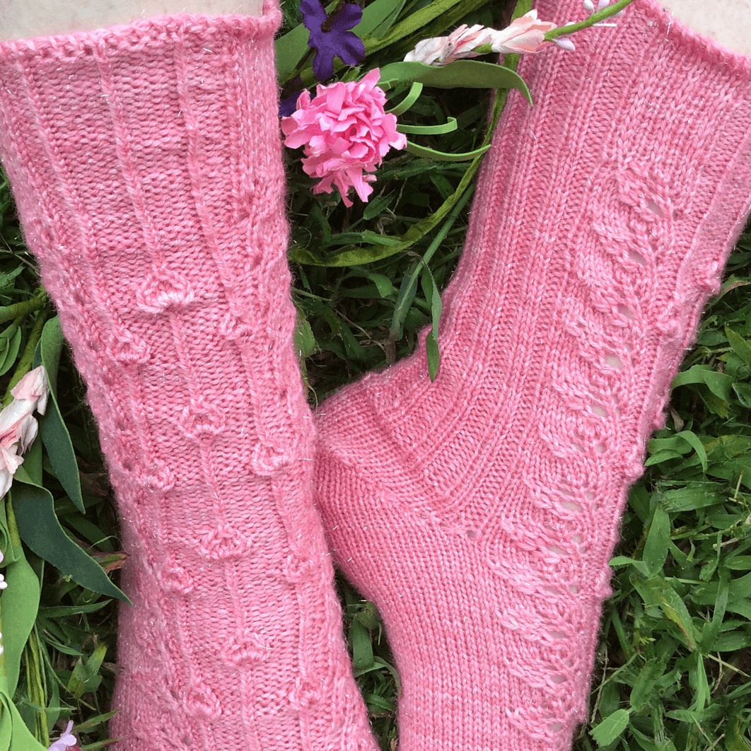 Socks pattern Little flowers - Biscotte Yarns