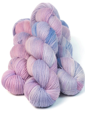Hand Dyed Yarn - MERICA LA CRÈMERIE DU COIN