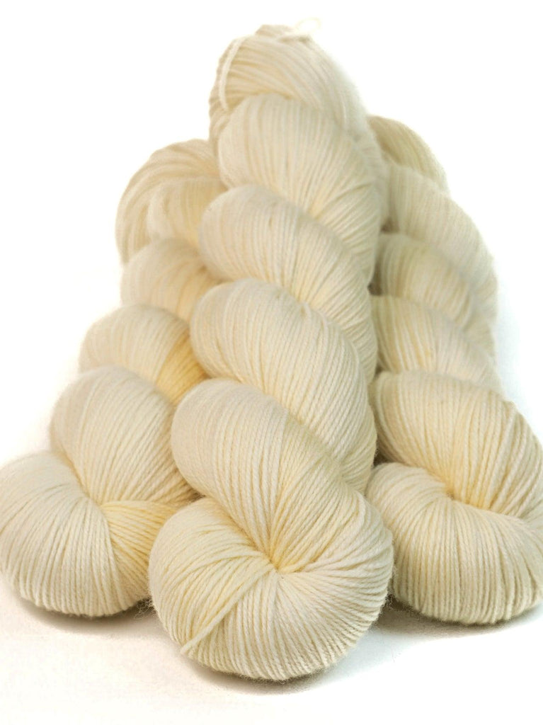 Hand Dyed Yarn - MERICA VANILLE