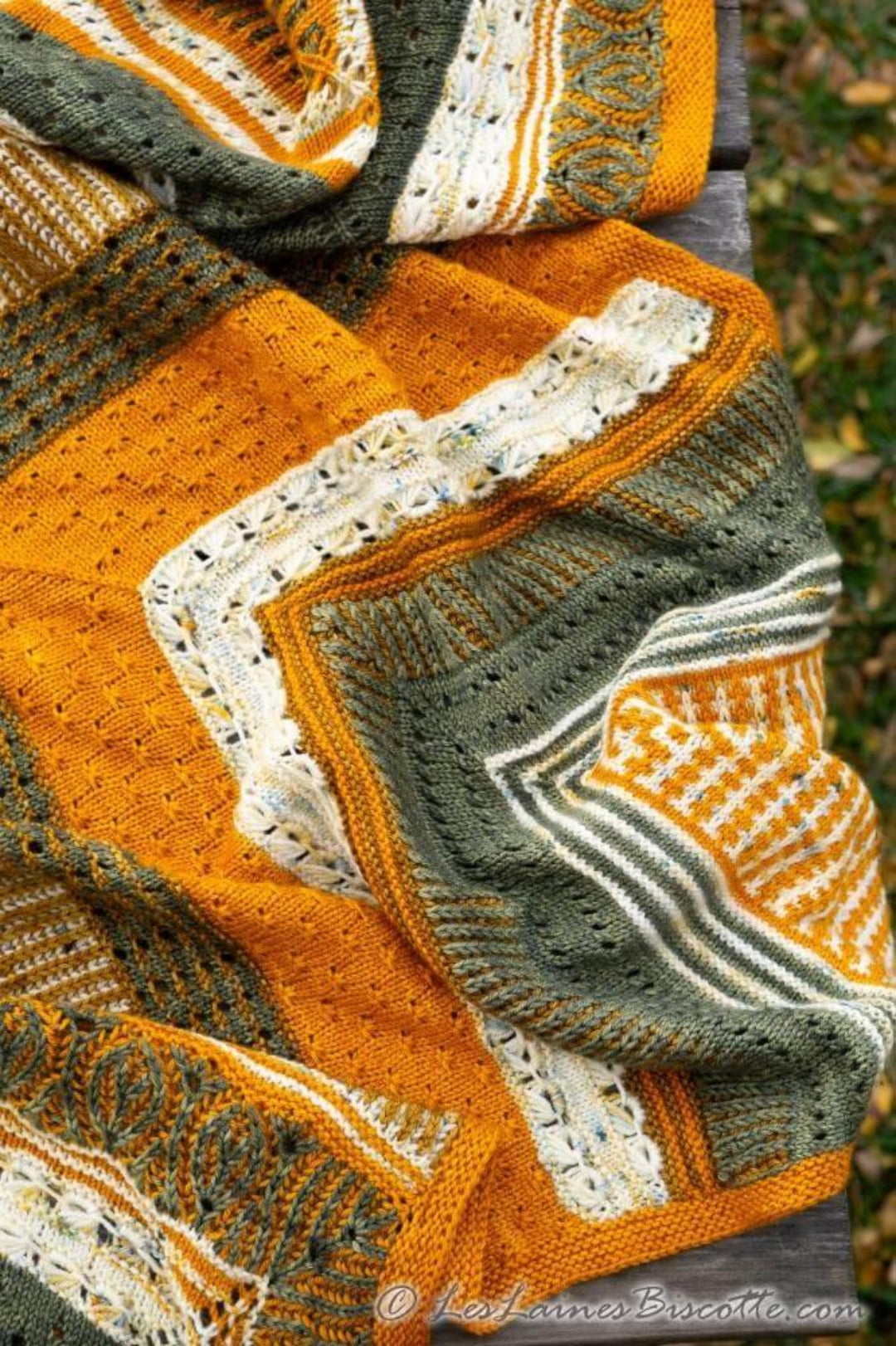 Triptyque Shawl | Knitting pattern and Optional kits