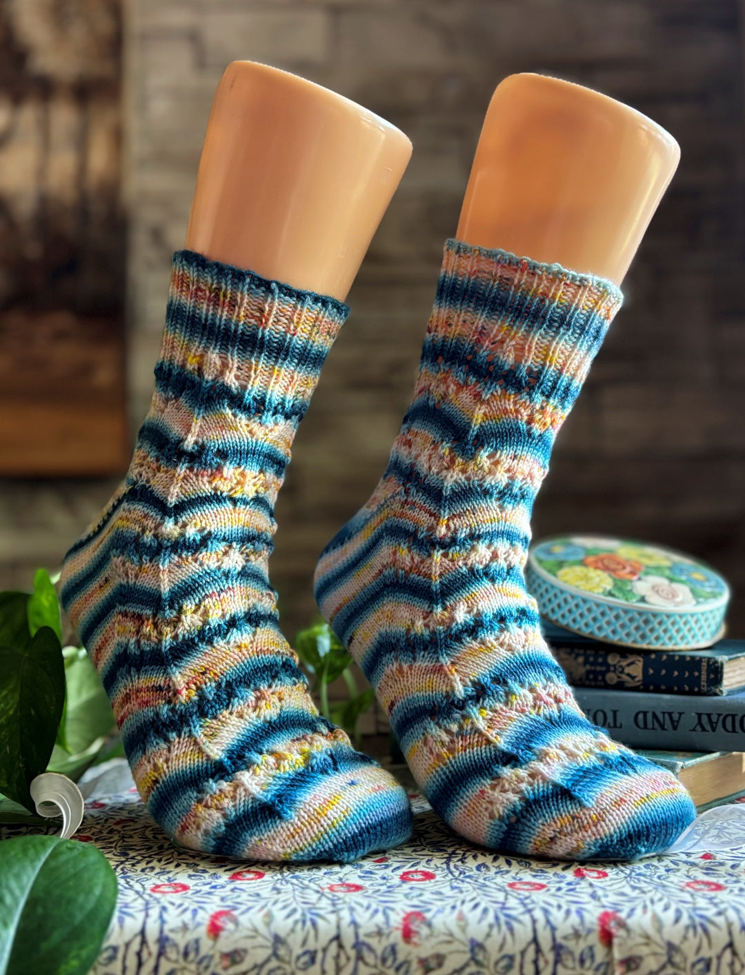 Perce-Neige Socks | Knitting pattern and Optional kit