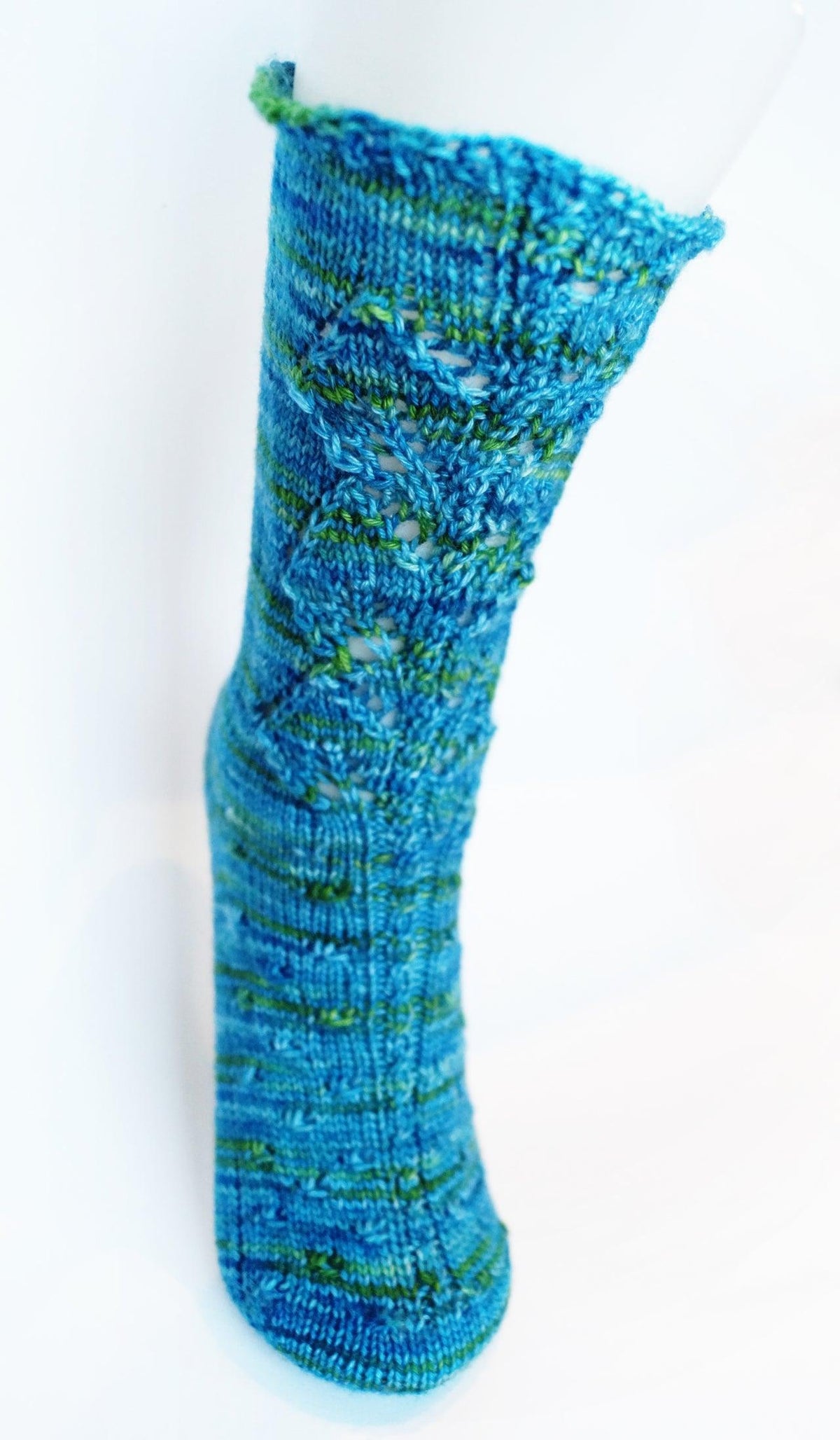 Free socks pattern - Spring is in the air - Biscotte Yarns