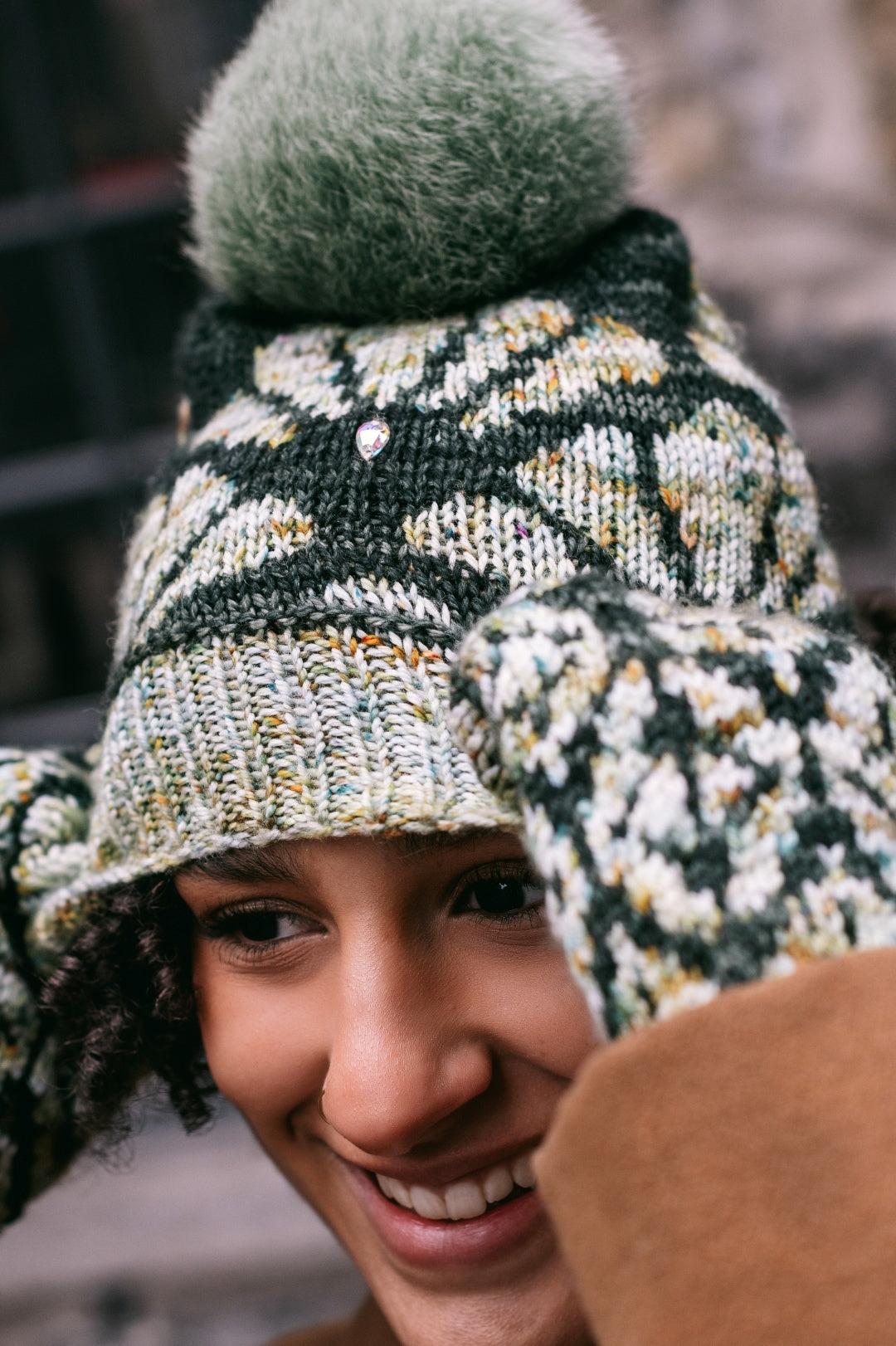 Beanie La dame aux Camélias | Knitting pattern and Optional kit