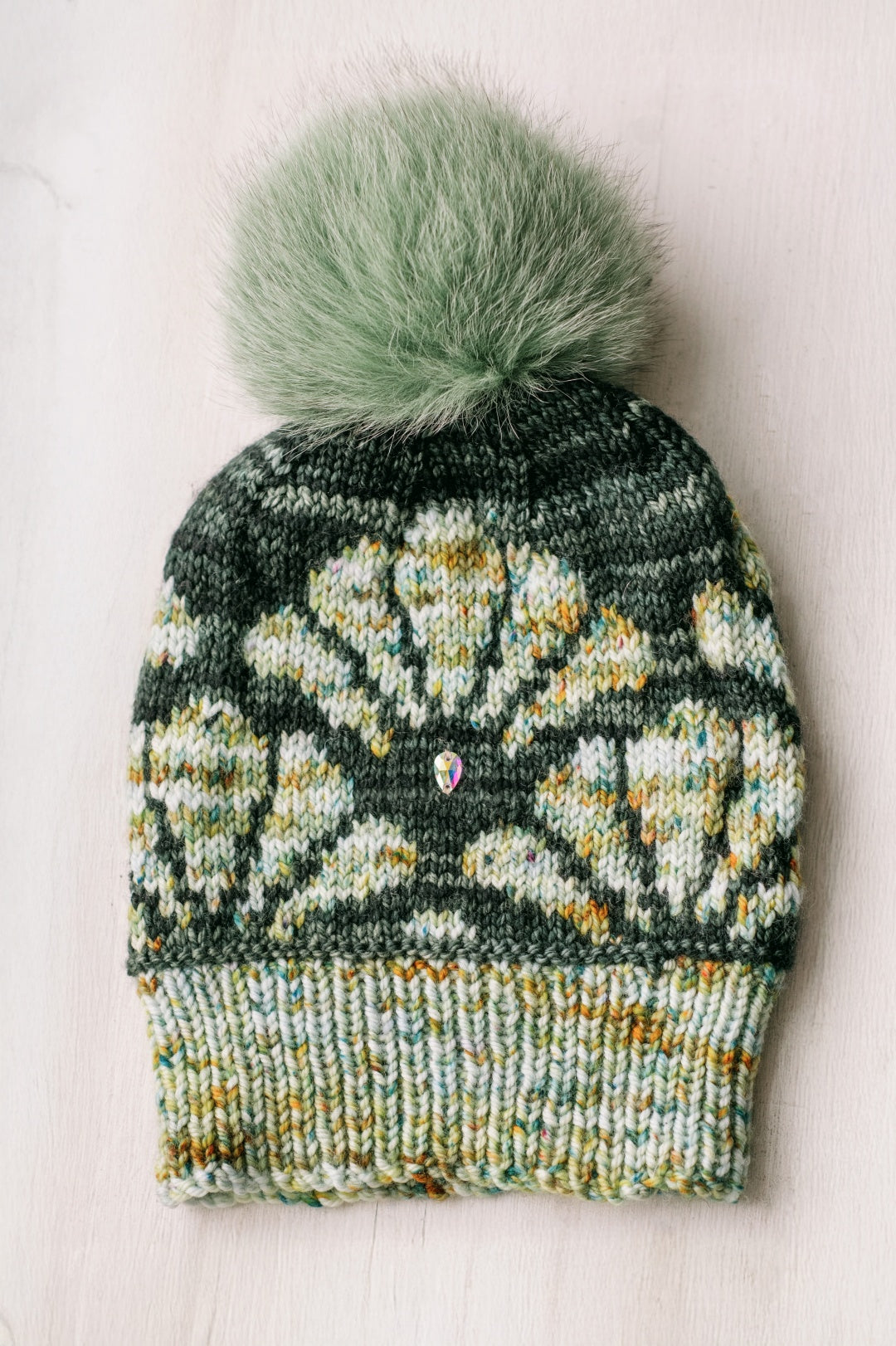Beanie La dame aux Camélias | Knitting pattern and Optional kit
