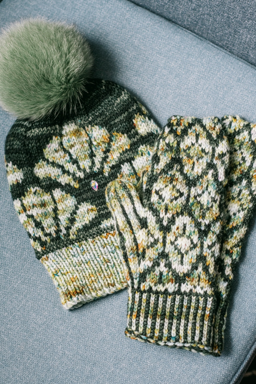 Beanie La dame aux Camélias | Knitting pattern and Optional kit