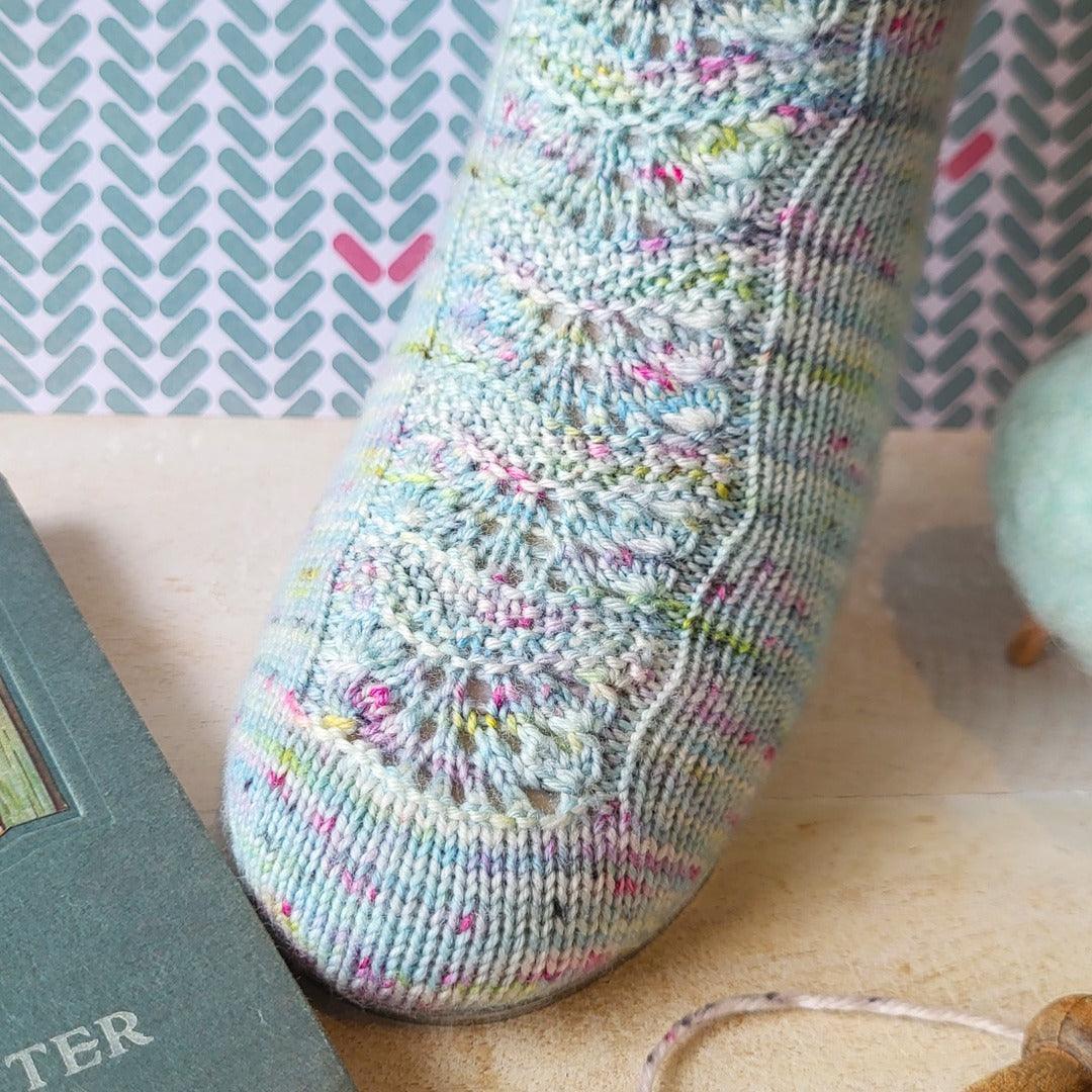 Sweet pea Shorties Socks knitting pattern