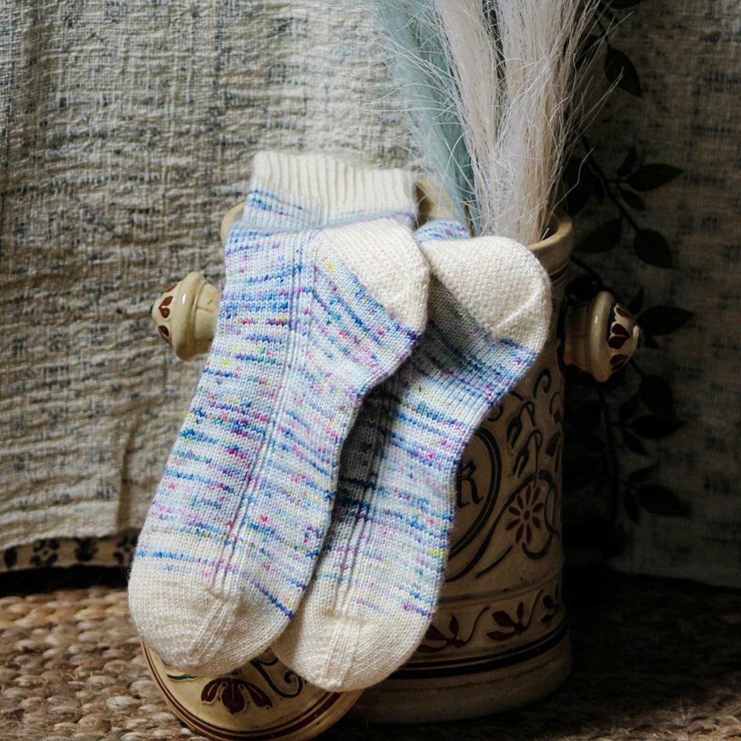 Twist of Fade Socks - KNITTING PATTERN - Biscotte Yarns