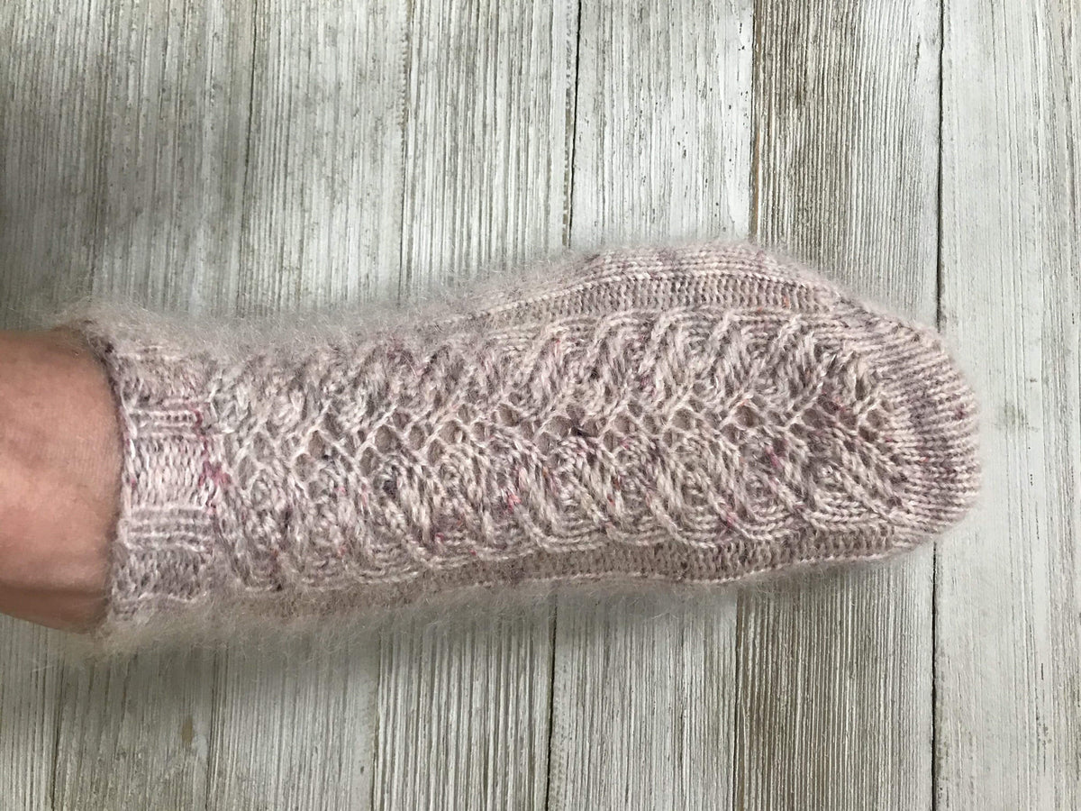 CLOUD 9 | Free Knitting Socks Pattern - Biscotte Yarns