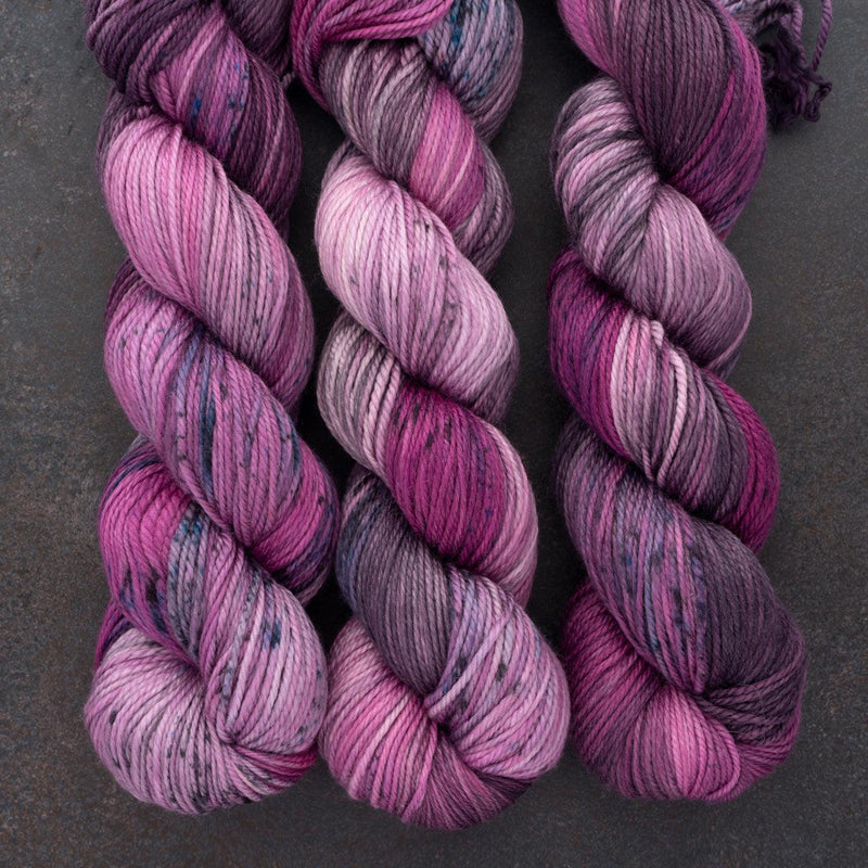 DK PURE PURPLE GALAXY - Biscotte Yarns