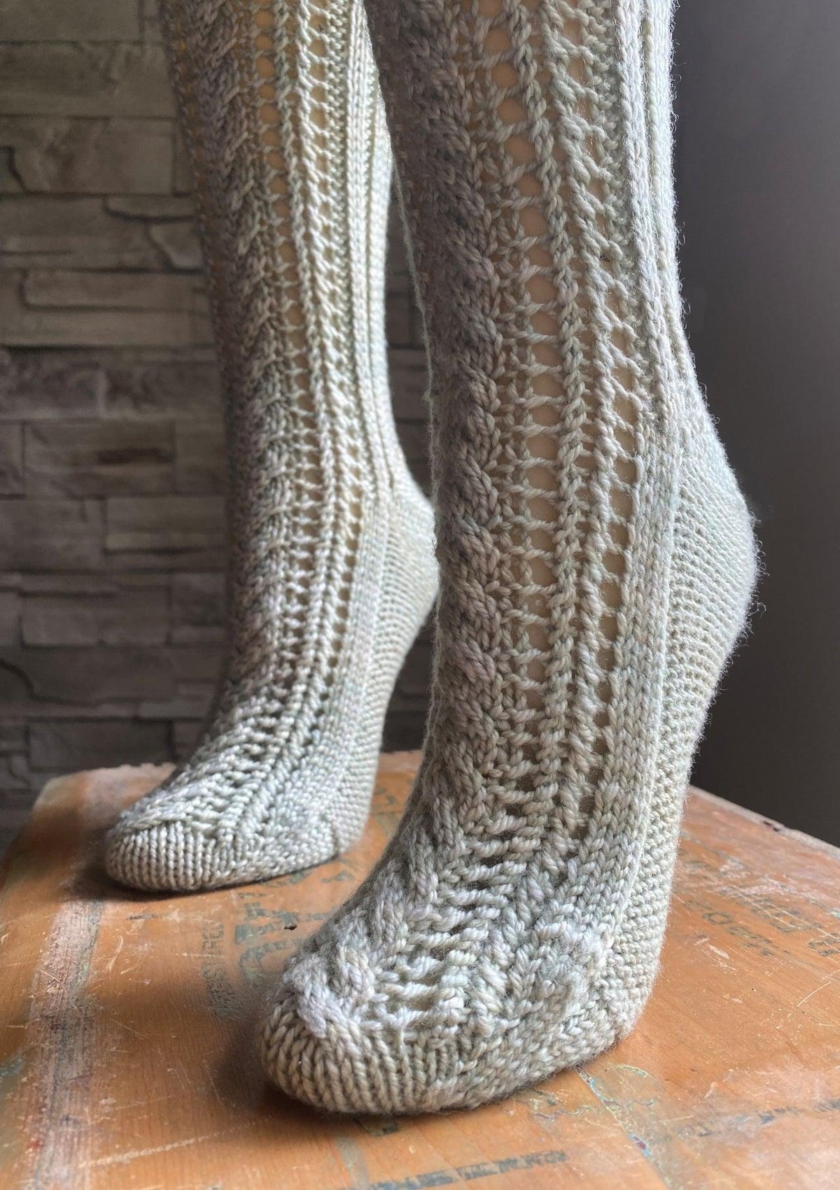 Silken Lounge Socks Pattern - Biscotte Yarns