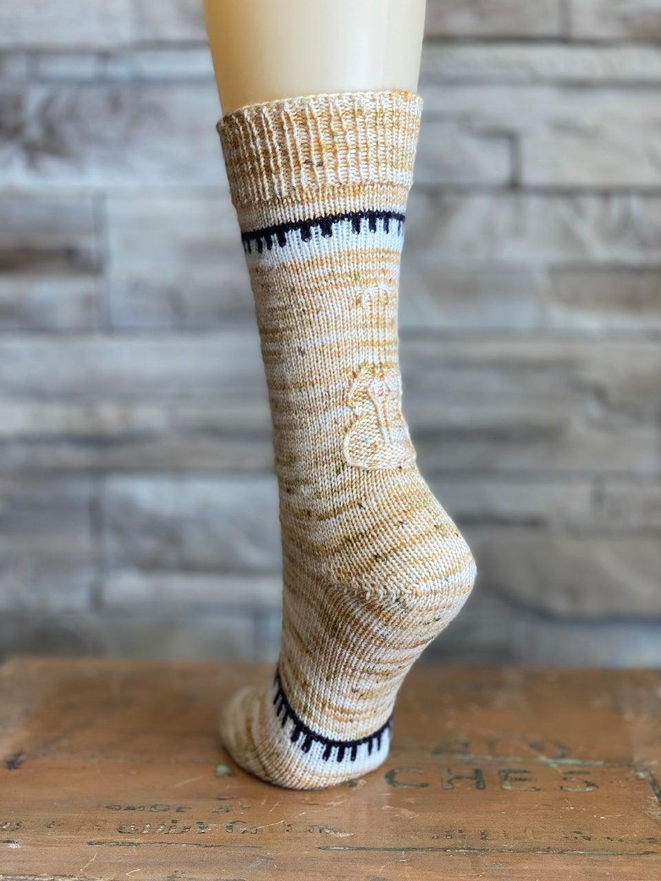 Étude 🎹🎻 | Sock pattern - Biscotte Yarns