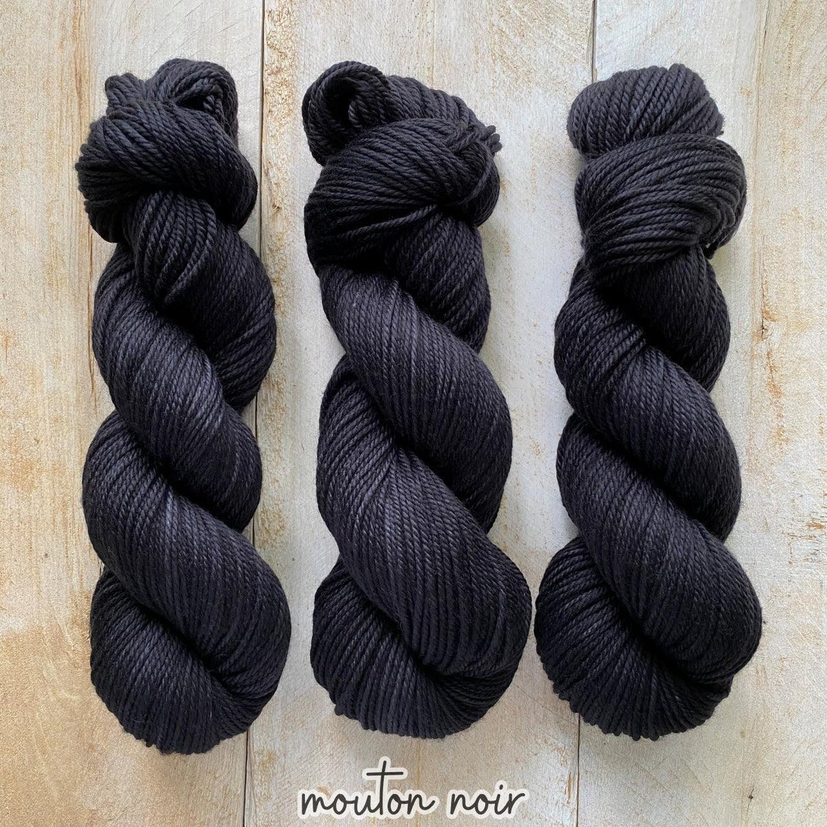 MERINO WORSTED MOUTON NOIR - Biscotte Yarns