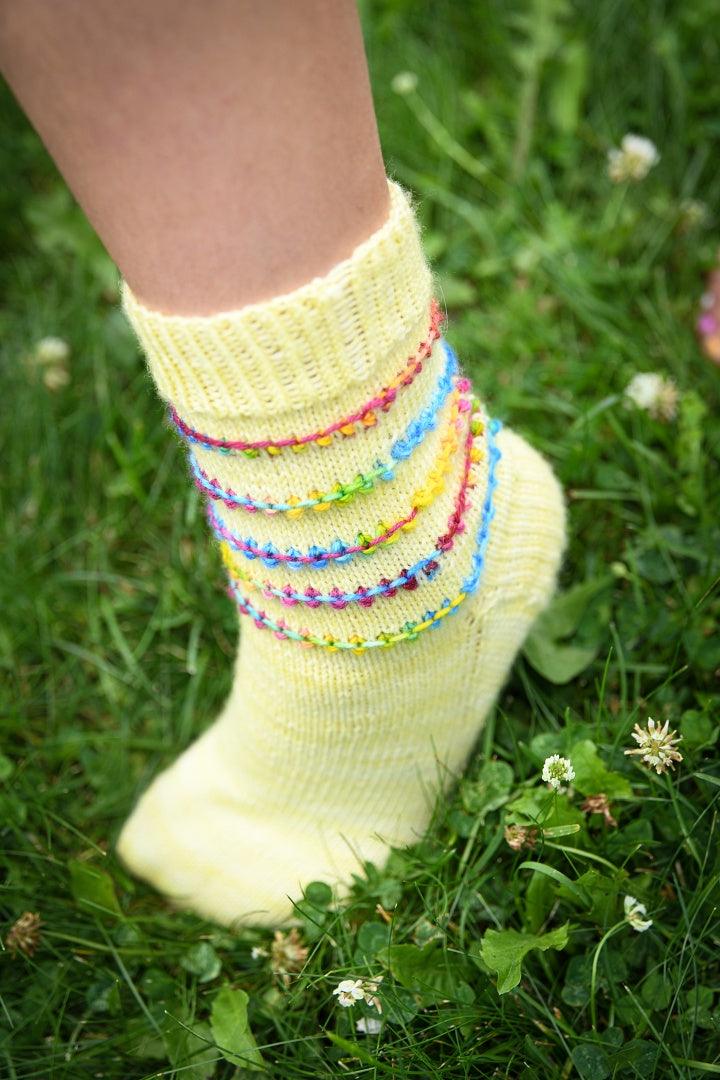 Mini Bobble Sock | Free sock pattern - Biscotte Yarns