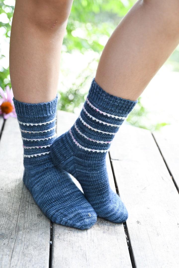 Mini Bobble Sock | Free sock pattern - Biscotte Yarns