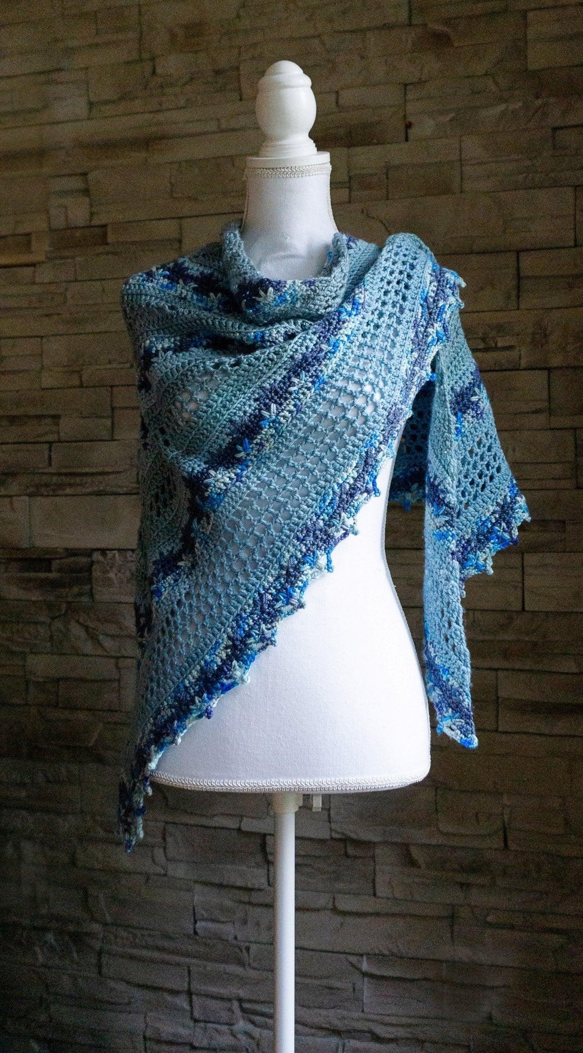 Forest Choir ♥ Crochet Shawl Pattern - Biscotte Yarns