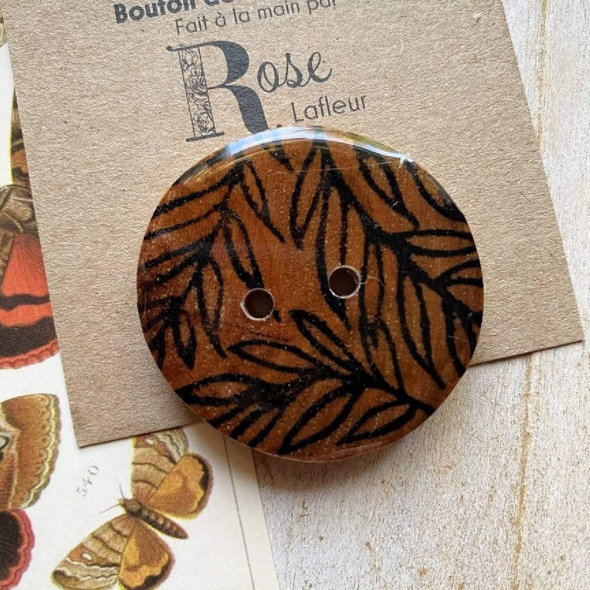 Wooden button - Rose Lafleur - Biscotte Yarns