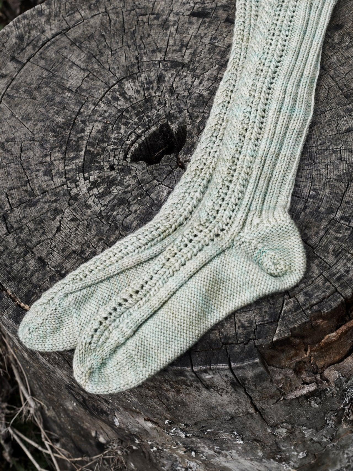 Silken Lounge Socks Pattern - Biscotte Yarns