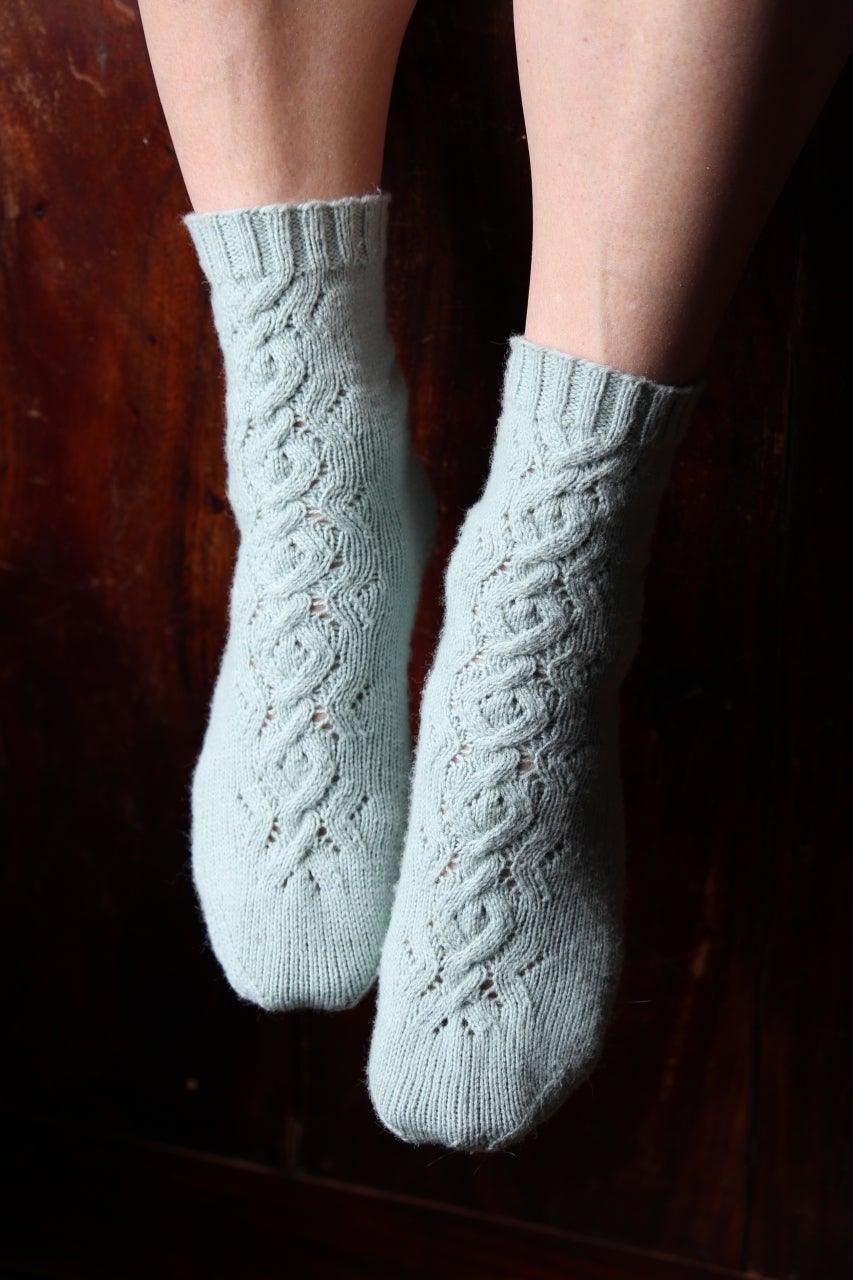 Love Knot Sock | Free Sock Pattern - Biscotte Yarns