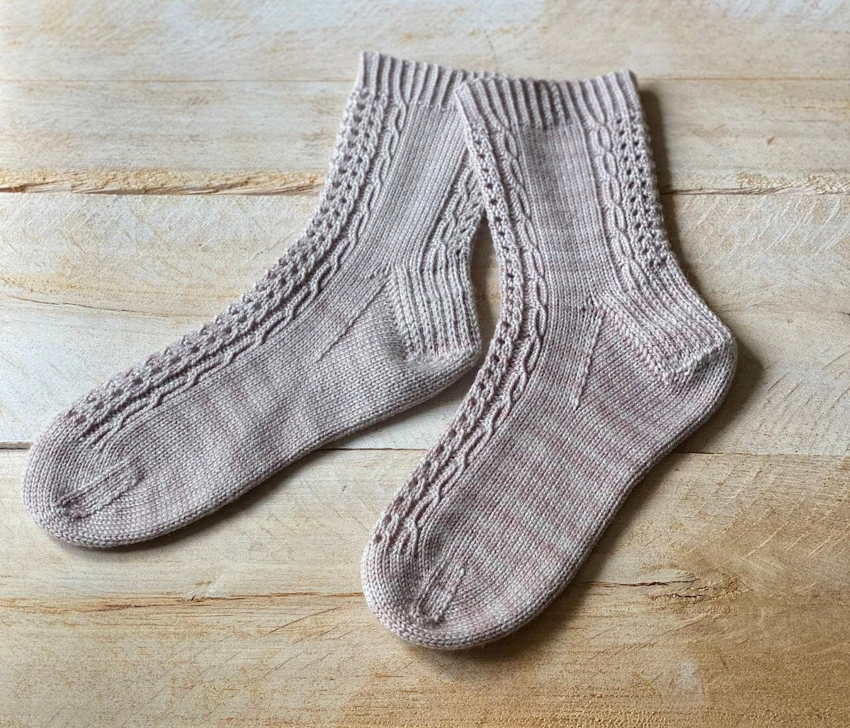 Lucida | Sock Pattern - Biscotte Yarns