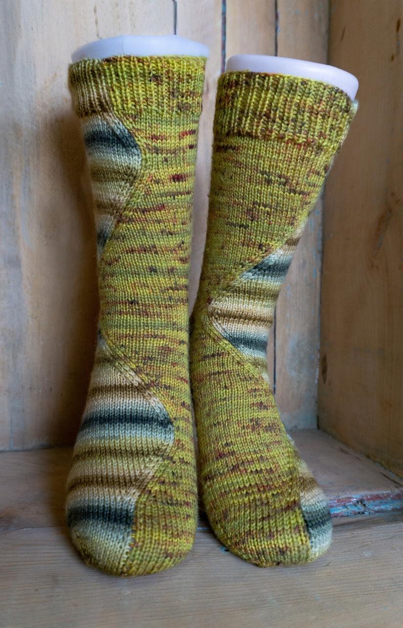 Stitch Surfer Socks FREE PATTERN - Re-edited version - Biscotte Yarns