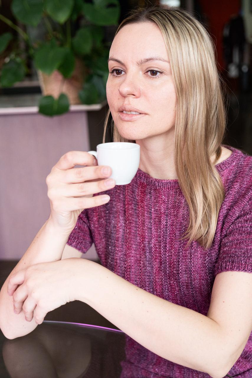 Vertiligne | Pullover short sleeves - Free knitting pattern - Biscotte Yarns