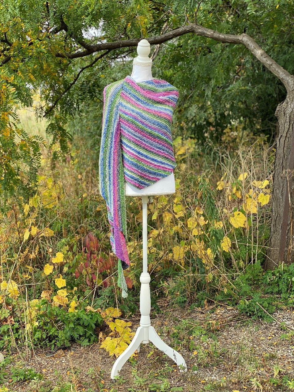 Lucille's Shawl 🦋 - Biscotte Yarns